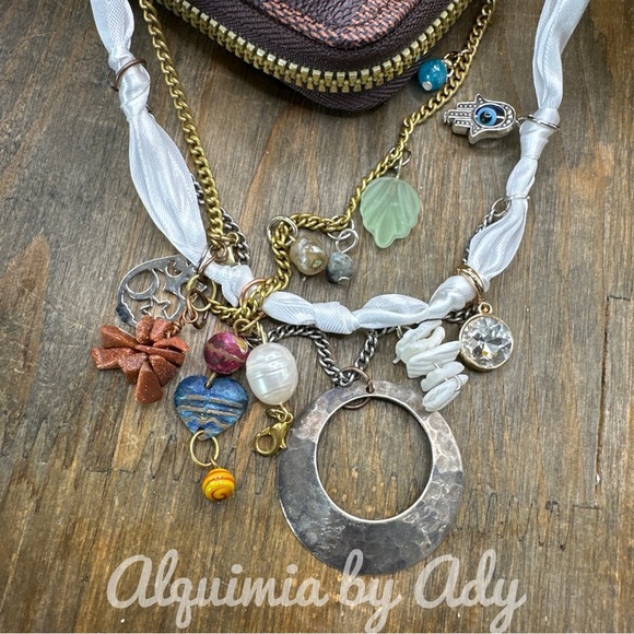 Maximalist layered tags and pearls statement handmade necklace - Picture 6 of 8